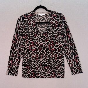 Gerard Darrel - women’s 100% wool V - neck line sweater Leopard print size 1 /M